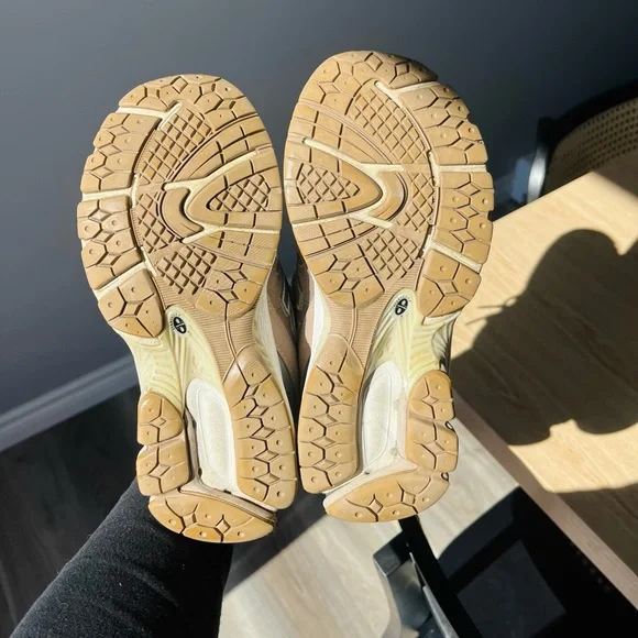 New Balance 2002R - Picture 8 of 8